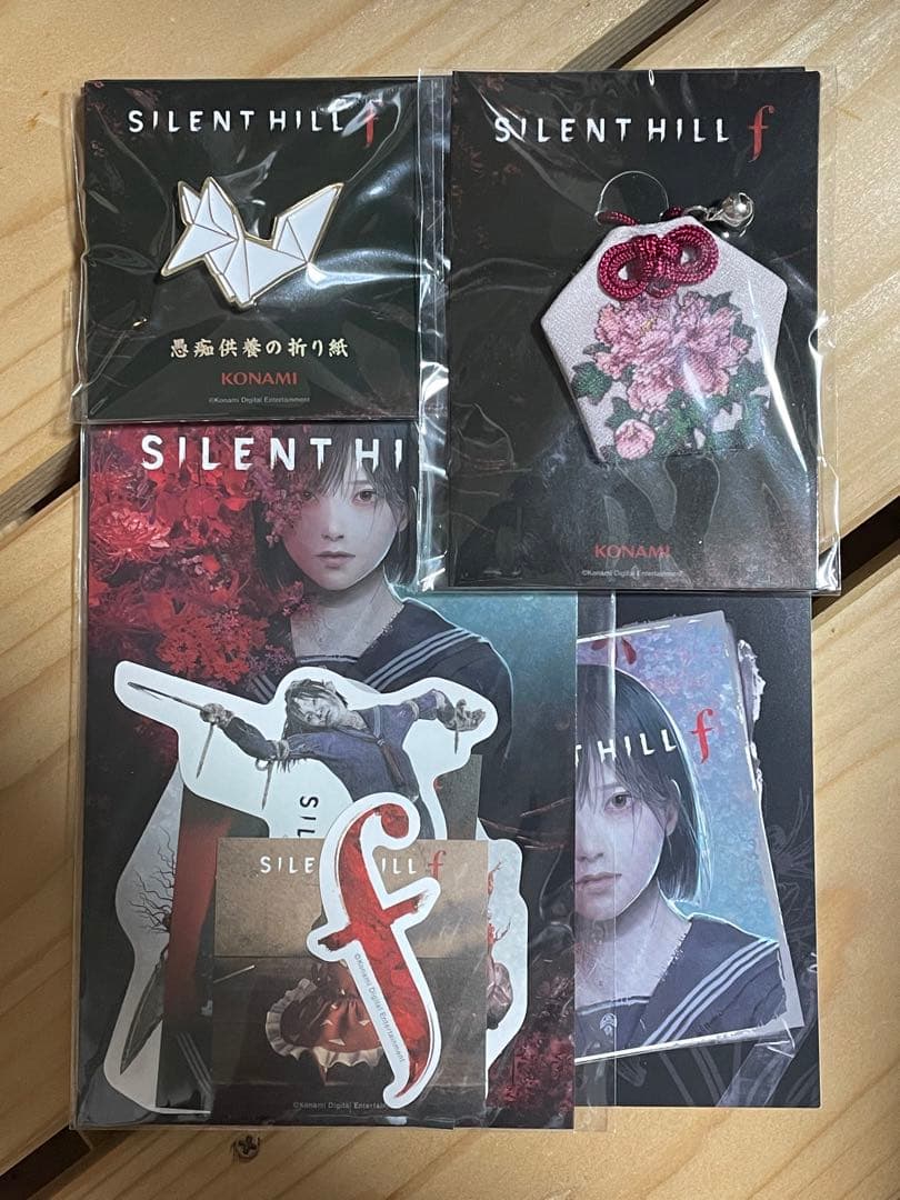 TGS2025セット サイレントヒルf お守り風チャーム 特製ピンバッジ