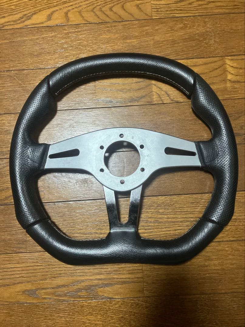 MOMO モモ　ステアリング　TREK R トレックR 350mm