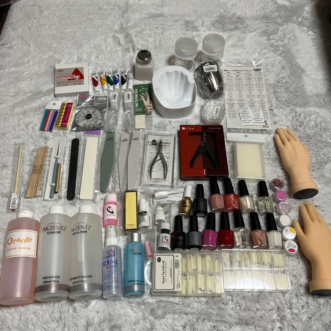 ネイルアート用品セット（多色ポリッシュ、ツール付き）