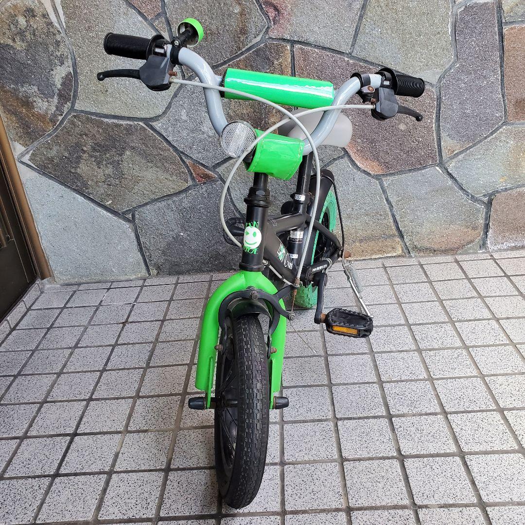 幼児用自転車 ブラックとグリーン　12インチ