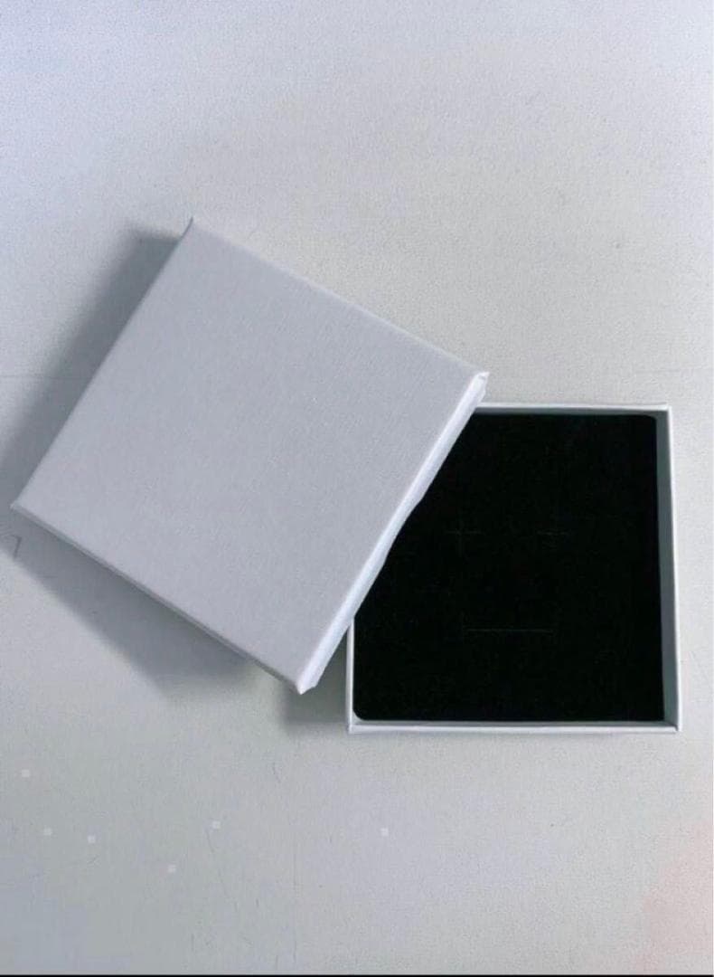 片耳　PTブラックダイヤモンドピアス1.0ct