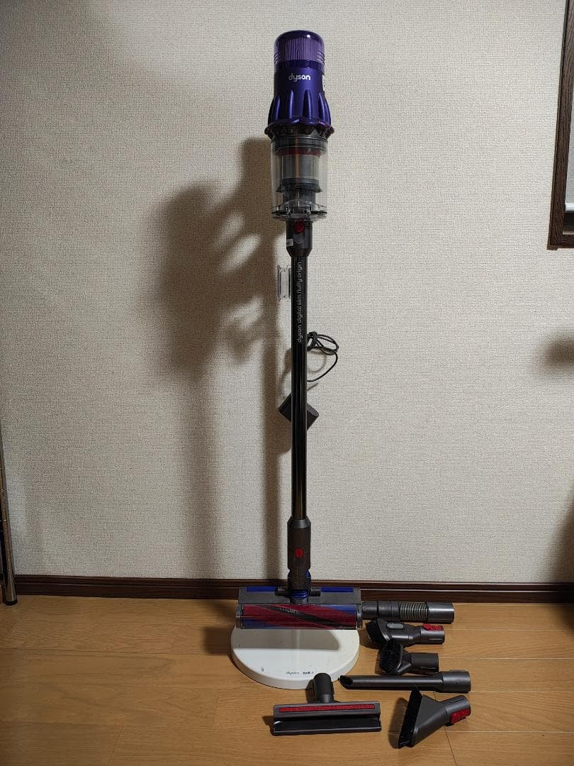 ダイソン★digital slim★SV18★バッテリー新品と同等★スタンド付1