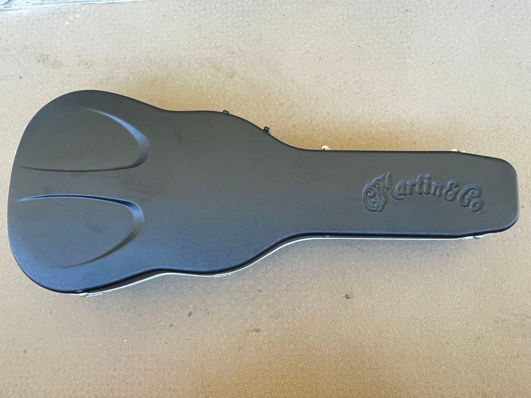 Martin D-28 、2020年製、スタンダード、美品。