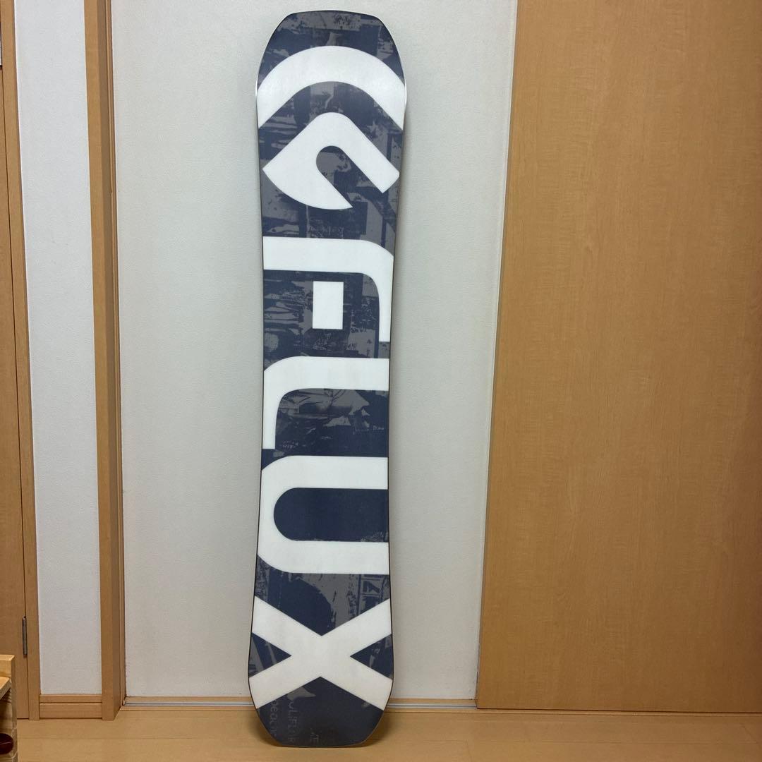 FLUXスノーボード板