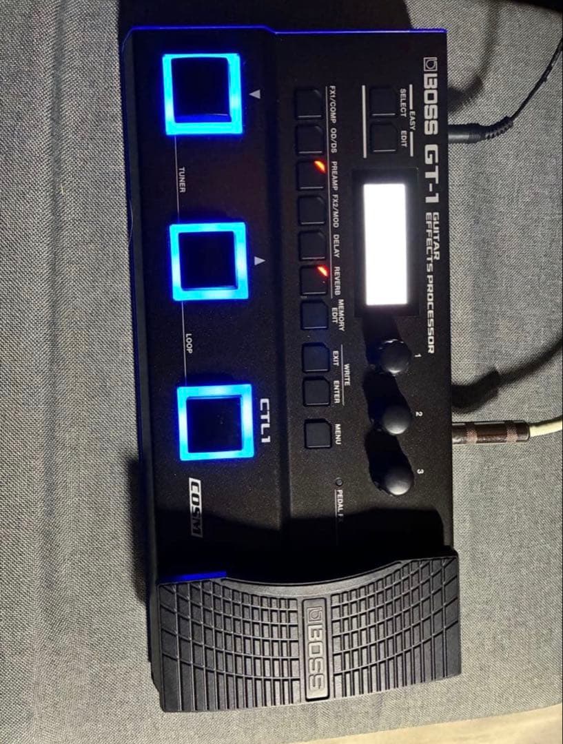 BOSSGuitarEffectsProcessorGT-1 アダプター付き