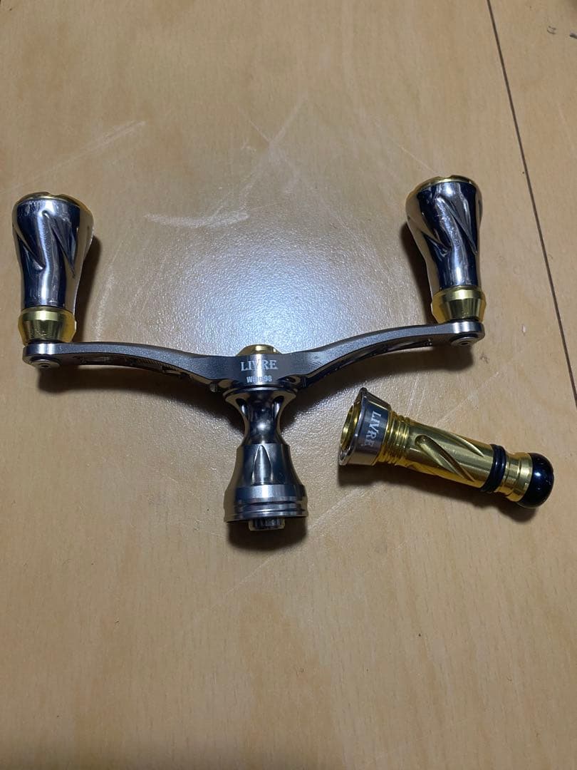 LIVRE wing98 Daiwa右巻き用　スタンド付き