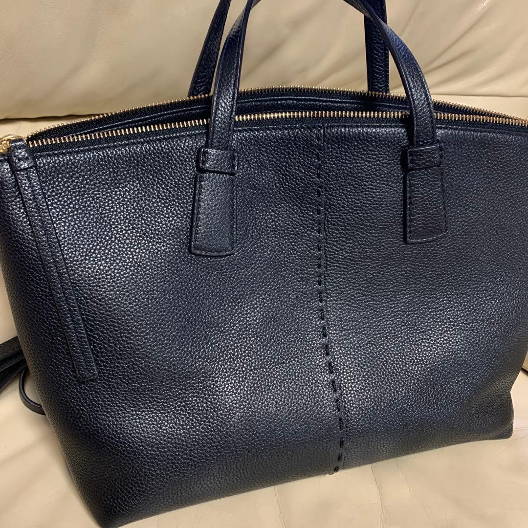 Tory Burch ブラックハンドバッグ