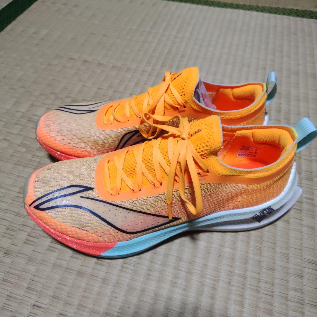 リーニンランニングシューズ