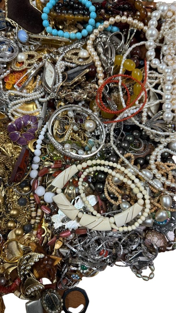 ❸アクセサリーイミテーション 約5.2キロ まとめ売り パールなど多数あり