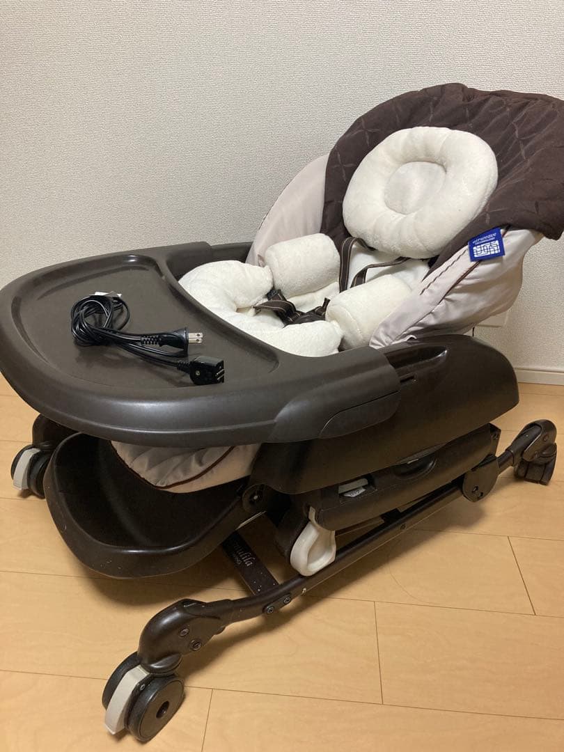 美品　コンビ ネムリラAT BEDi オートスウィング　専用パッド付