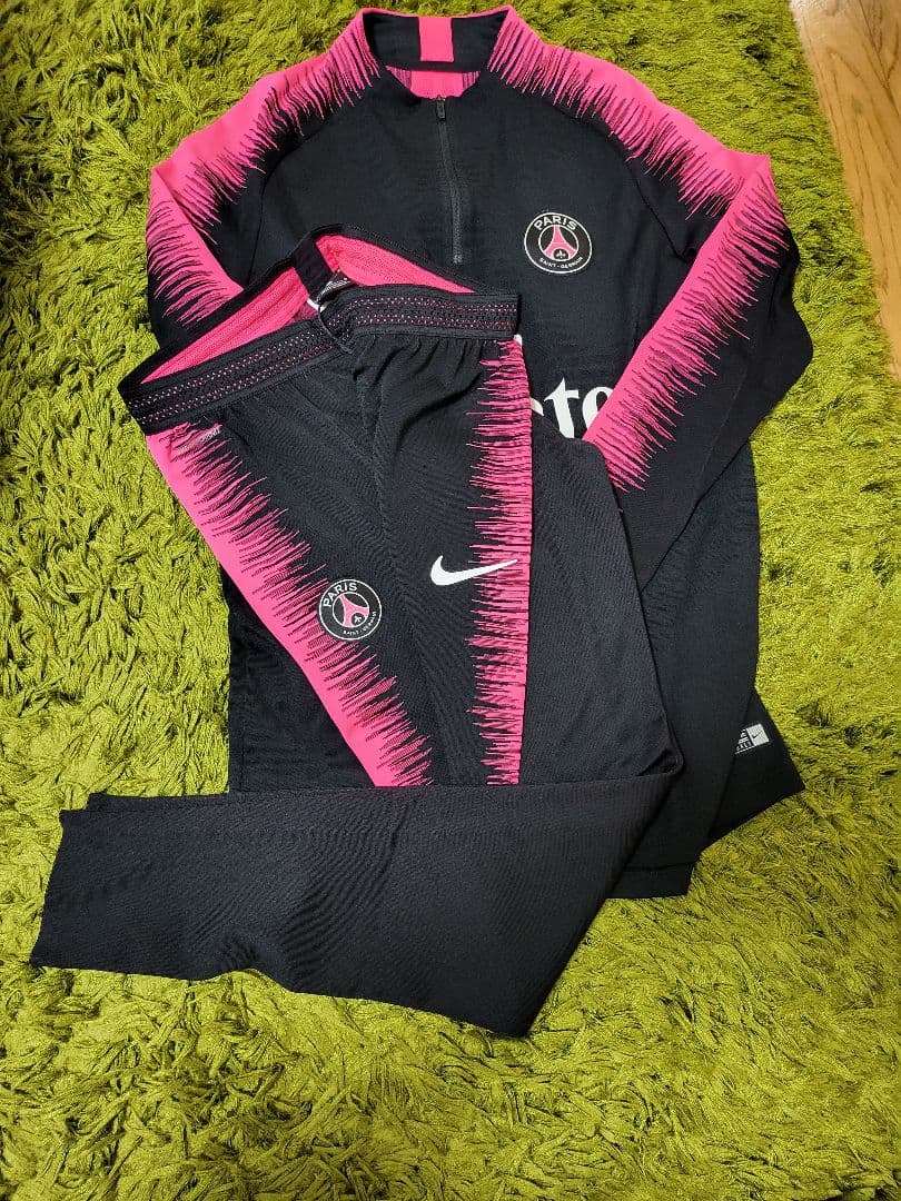 ナイキ  ヴェイパーニット パリサンジェルマン