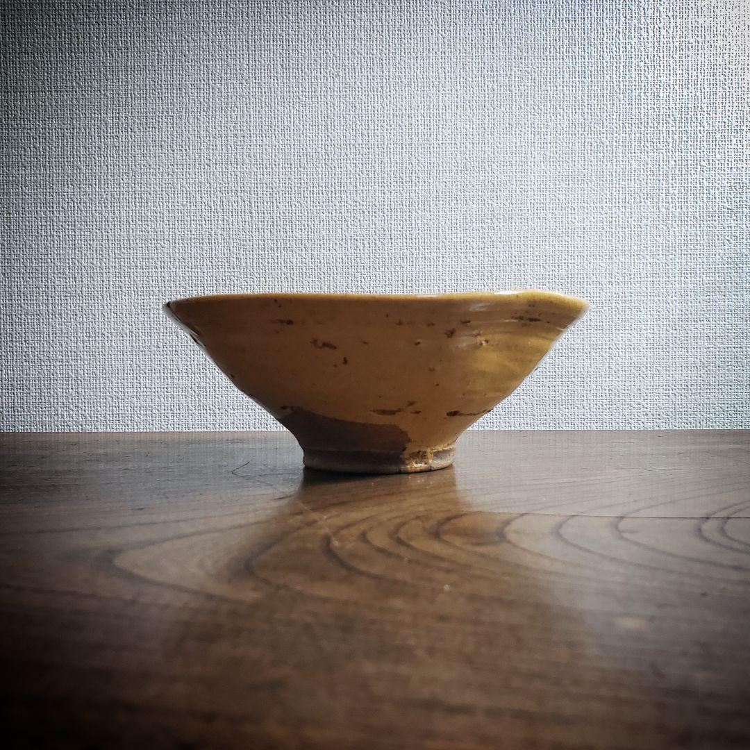 茶碗 抹茶椀 茶道具 茶器 黄土色 陶器 鉢 訳あり 欠け 井戸脇茶碗