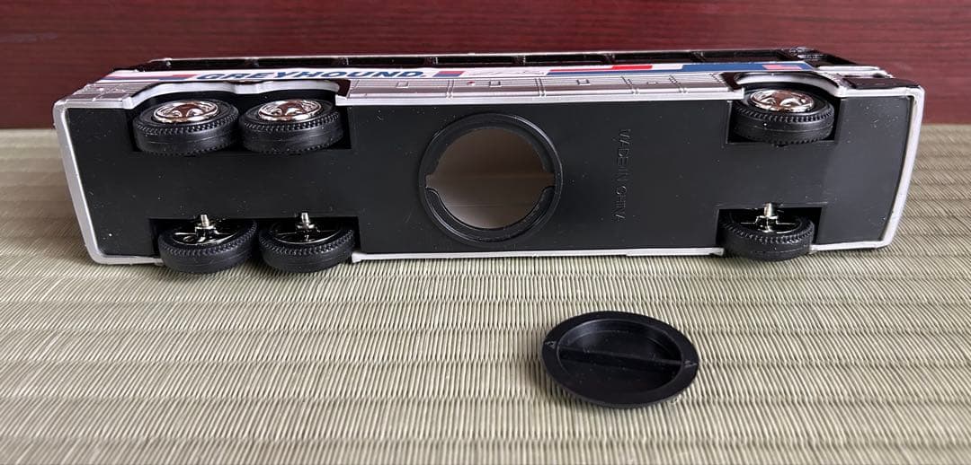 GREYHOUND Americruiser バス型ミニカー 貯金箱