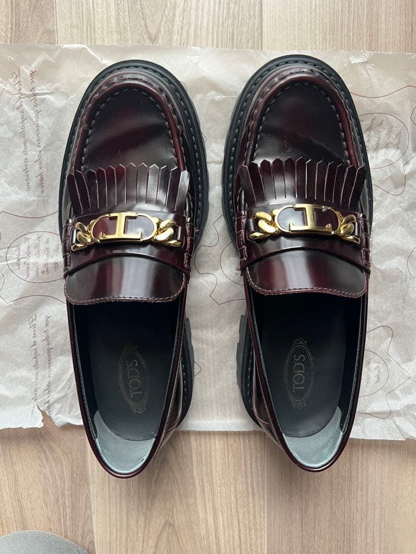 TOD'S バーガンディ フリンジ ローファー 36½