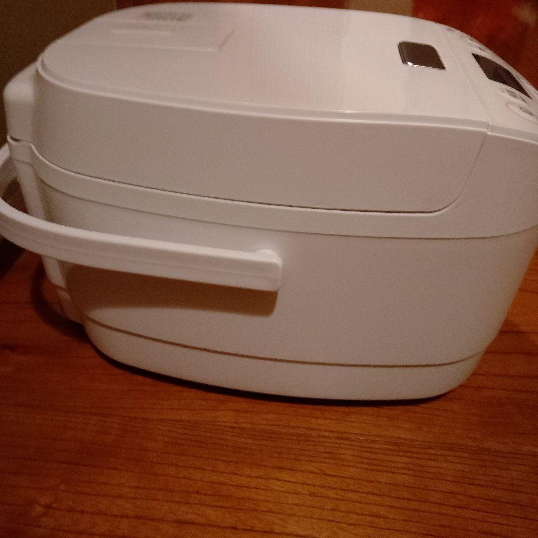 美品 TOSHIBA IH炊飯器 RC-10HR 1.0L ホワイト