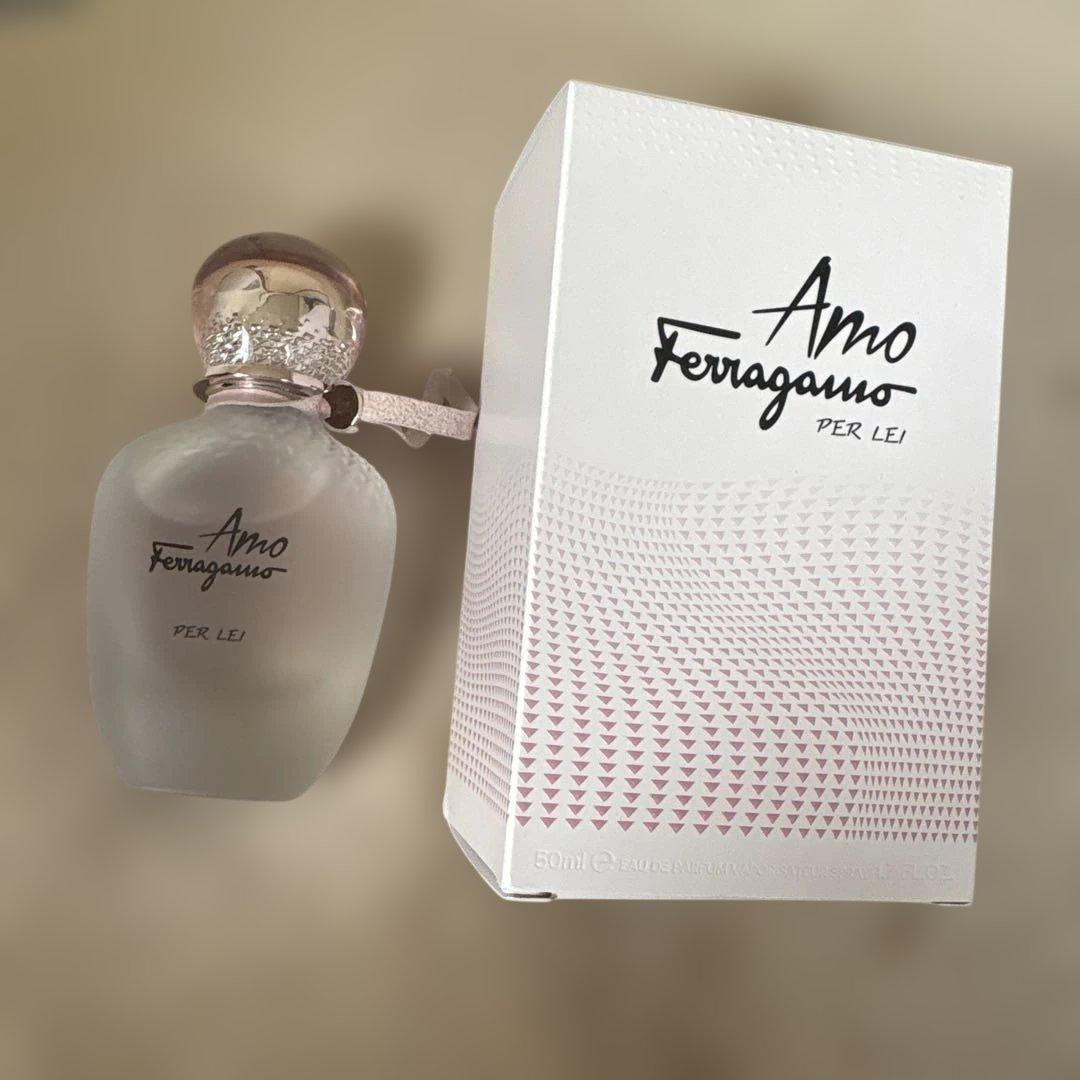Amo Ferragamo Per Lei 50ml オードパルファム
