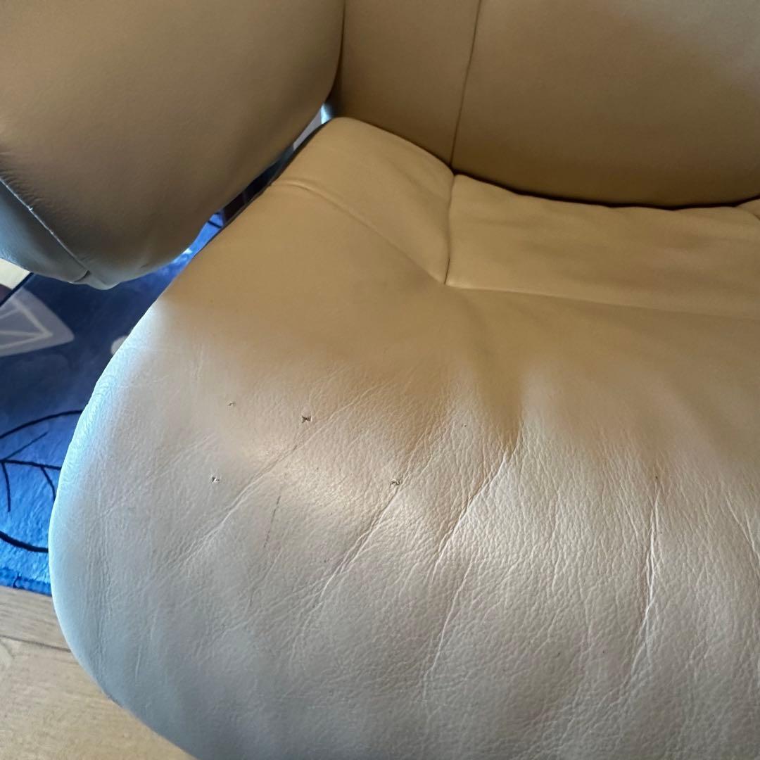 シモンズ正規品　リクライニングチェア　215Rベースチェア　バニラ色