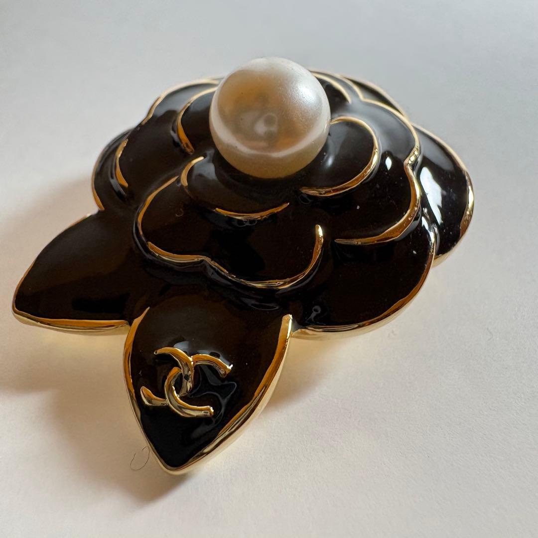 CHANEL シャネル　ブローチ　カメリア　花　ヴィンテージ　バラ　ピンバッジ