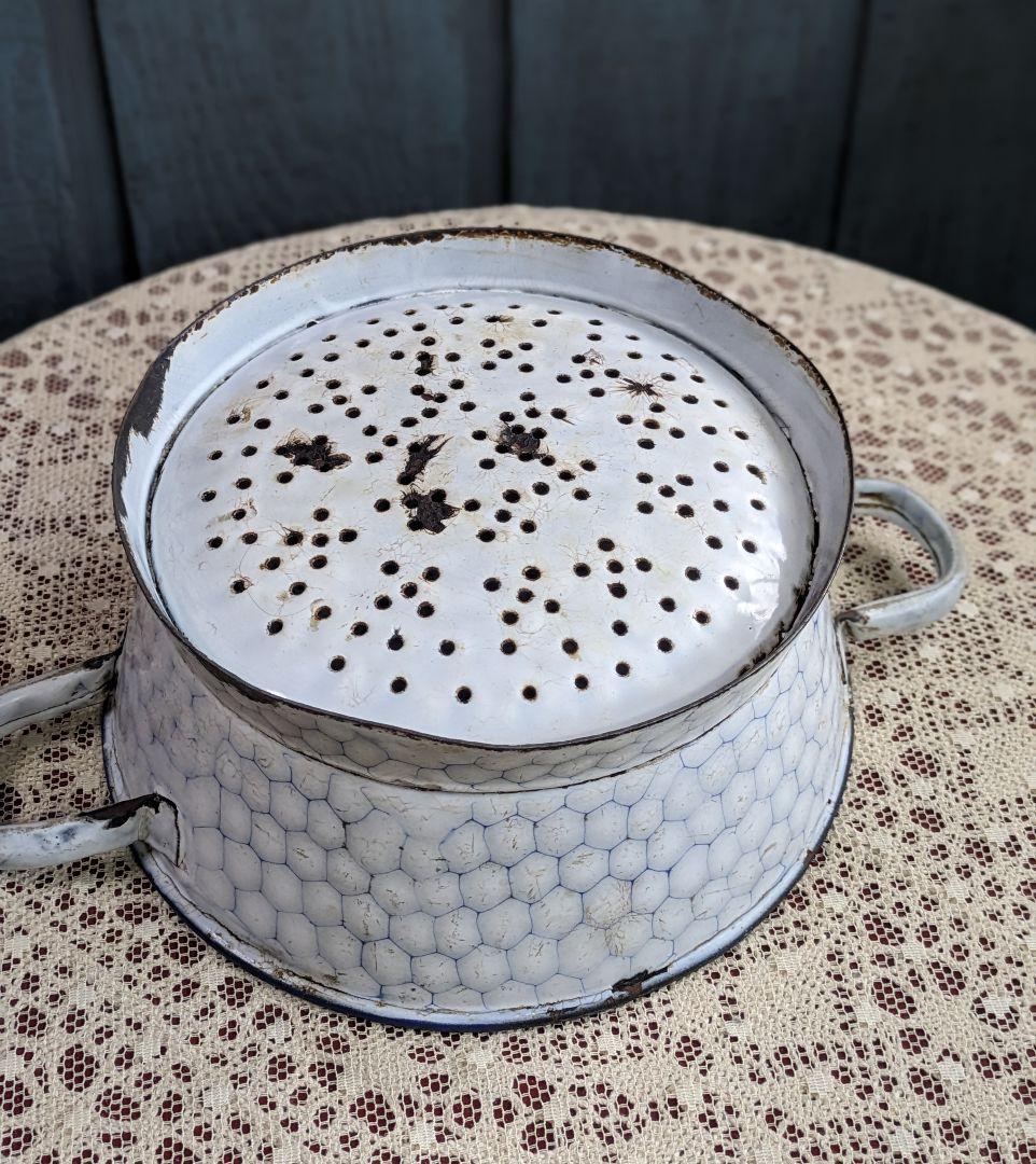 フランスアンティーク ホーローコランダー ハニカム柄 エナメルコート