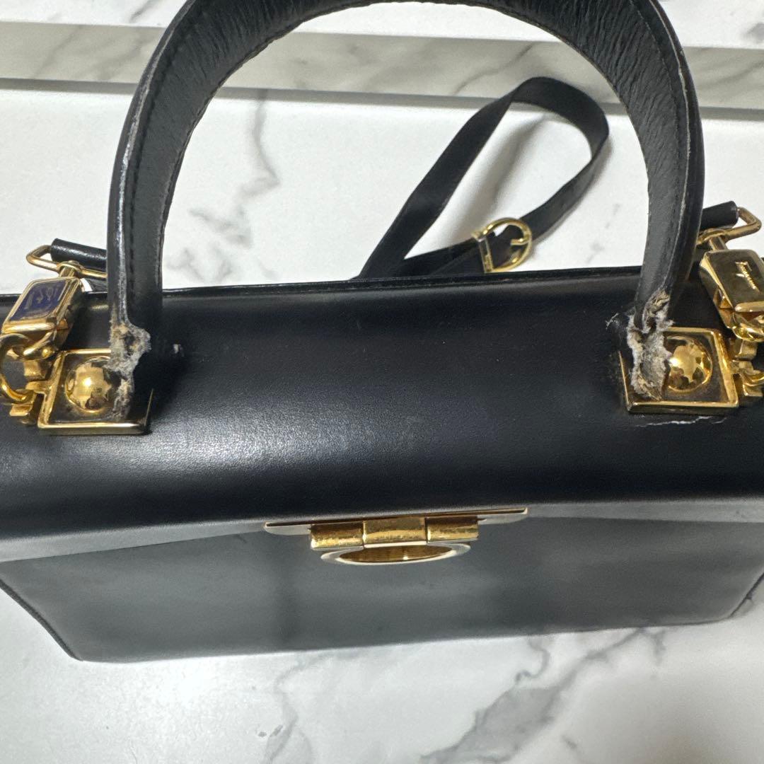 Salvatore Ferragamo ゴールド金具　値下げ