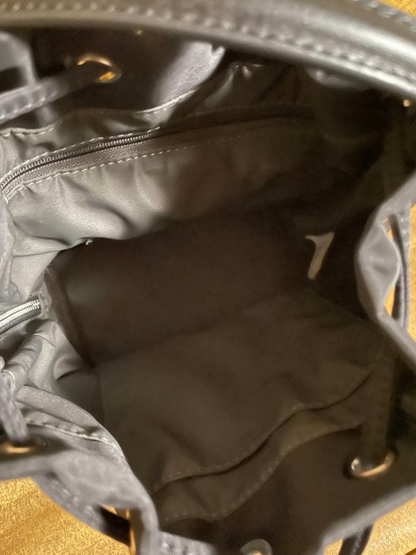 ブラック巾着型ハンドバッグ　uniqute ユニキュート　ナイロン　日本製