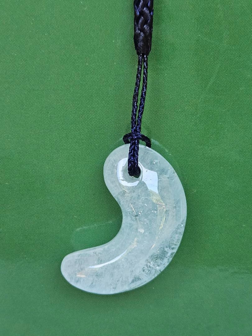 美品　アクアマリン勾玉　　　☆9,000円☆