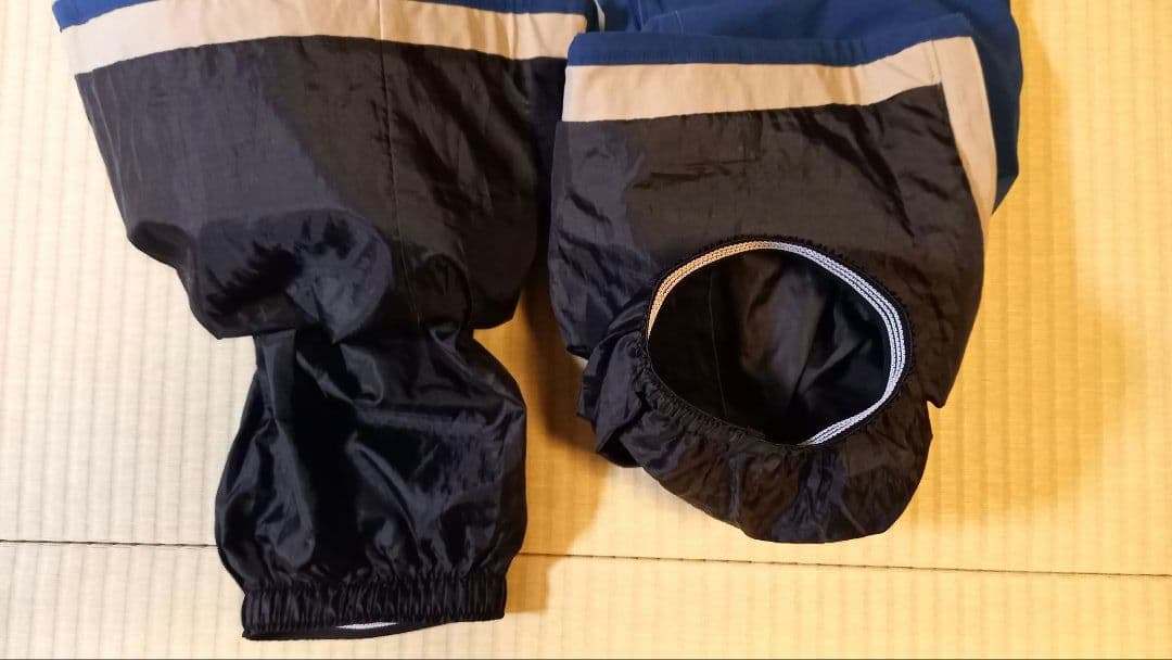 クリーニング済23－24オンヨネスキーウエア上下セット　サンド×ネイビーサイズM