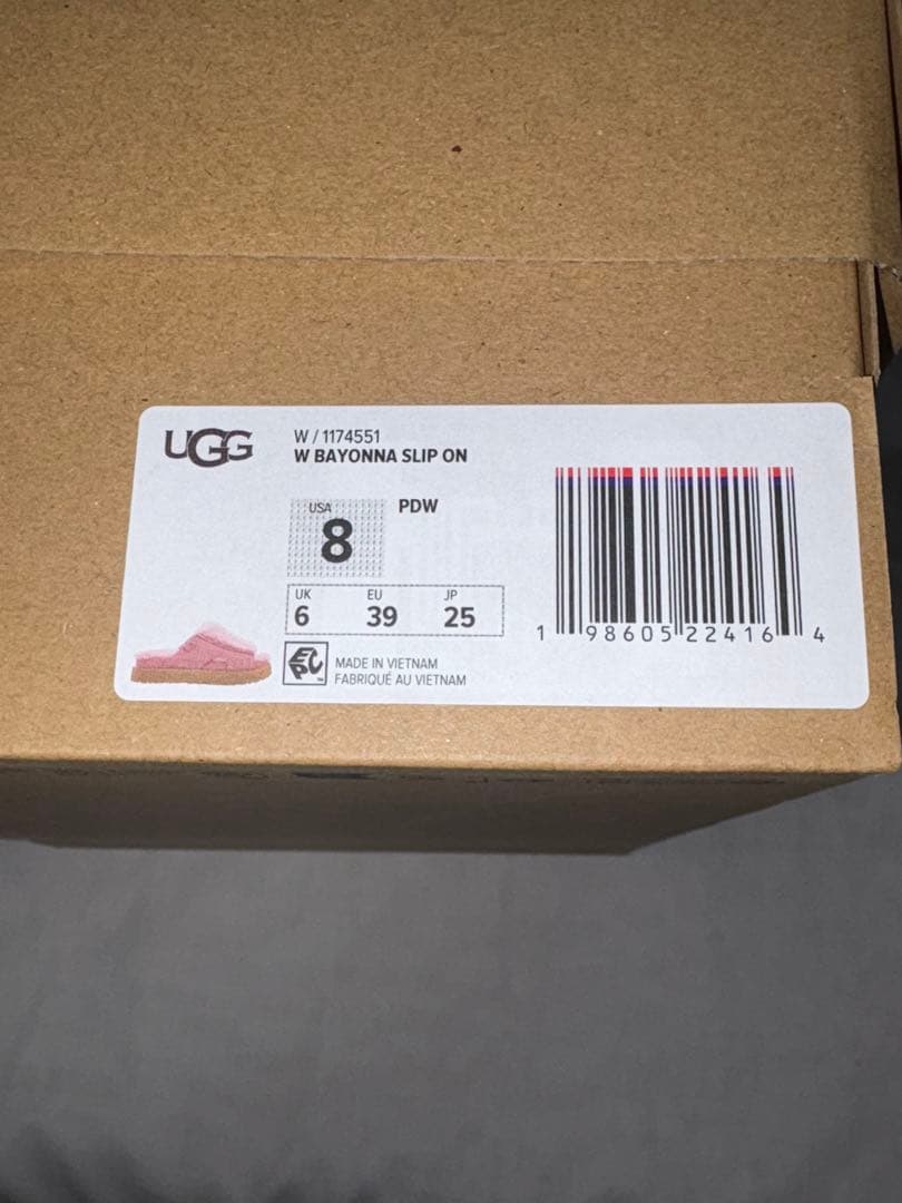 ⭐️新品⭐️UGG ベイヨンナスリッポン(US8)25cm