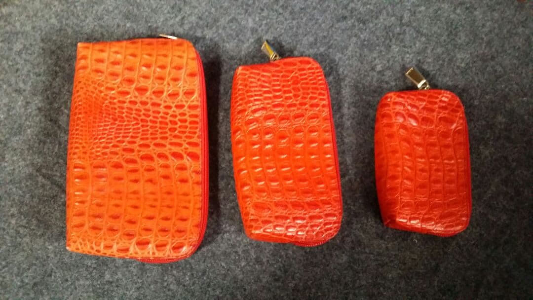 フラウ　三揃いの　小物入れ