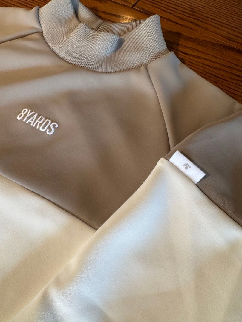 8YARDS ハチヤーズ ゴルフ トレーナー S グレージュ系 ロゴ入り 美品