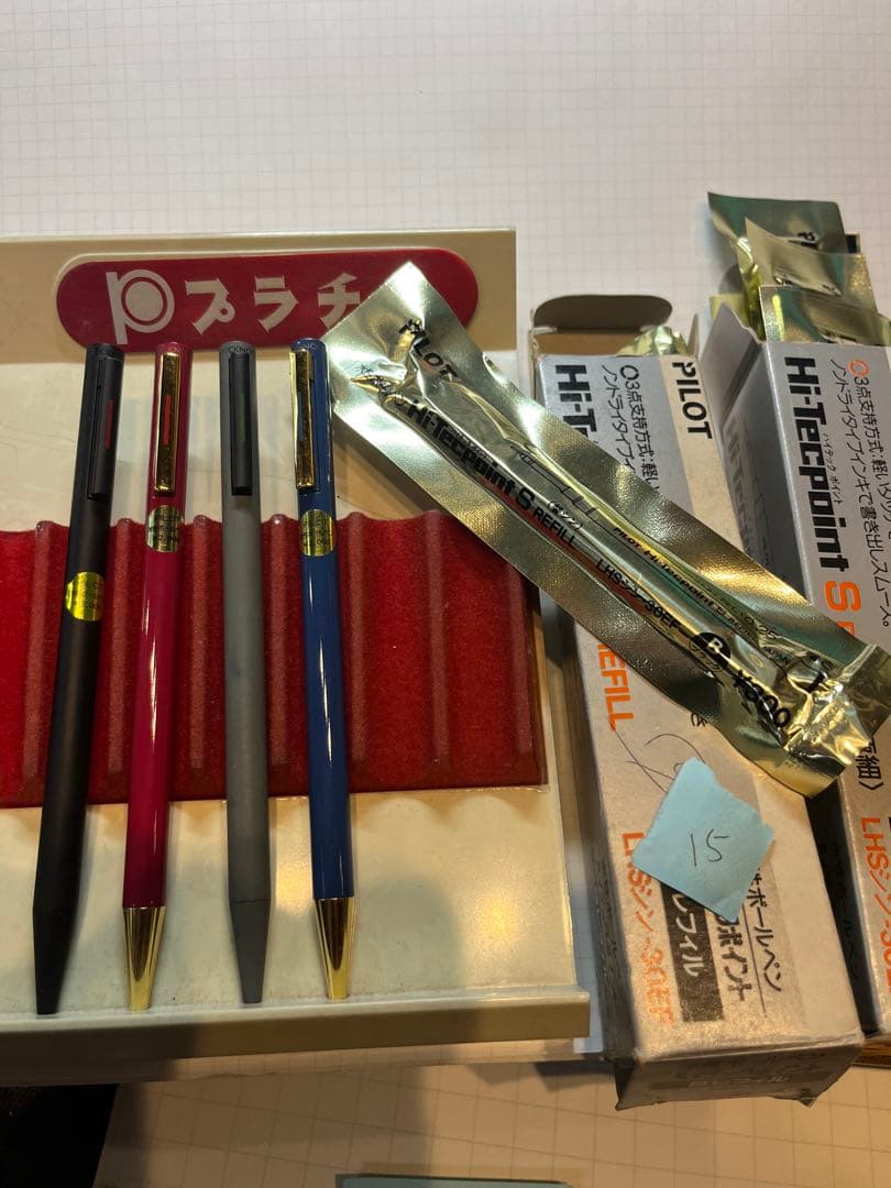 パイロット　ハイテックノック4本とリフィールクロ15個