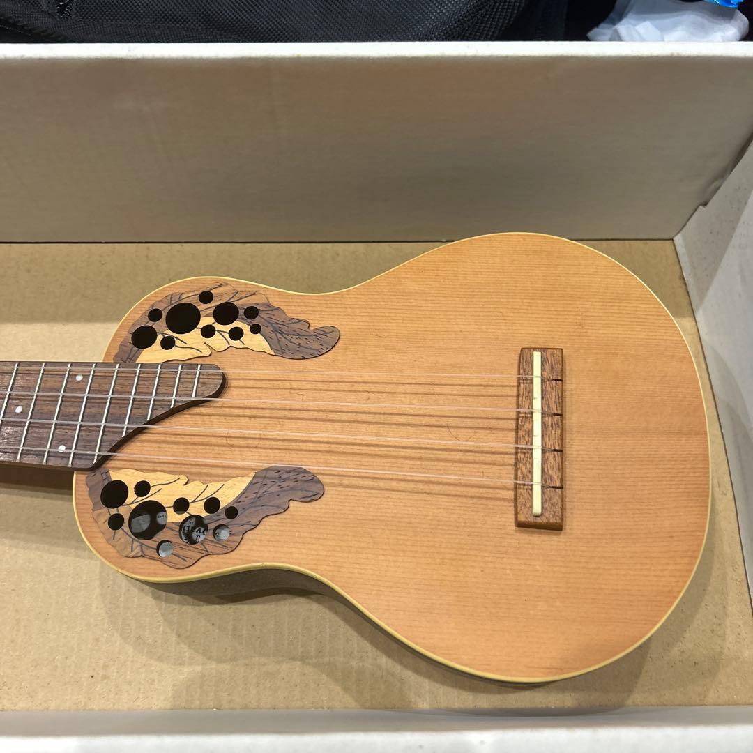 美品！アプローズ バイ オベーション UA20 ウクレレ 本体 ケース付き