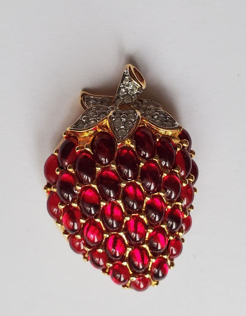 ヴィンテージ　SWAROVSKI　スワロフスキー　イチゴ　ブローチ　ジュエリー