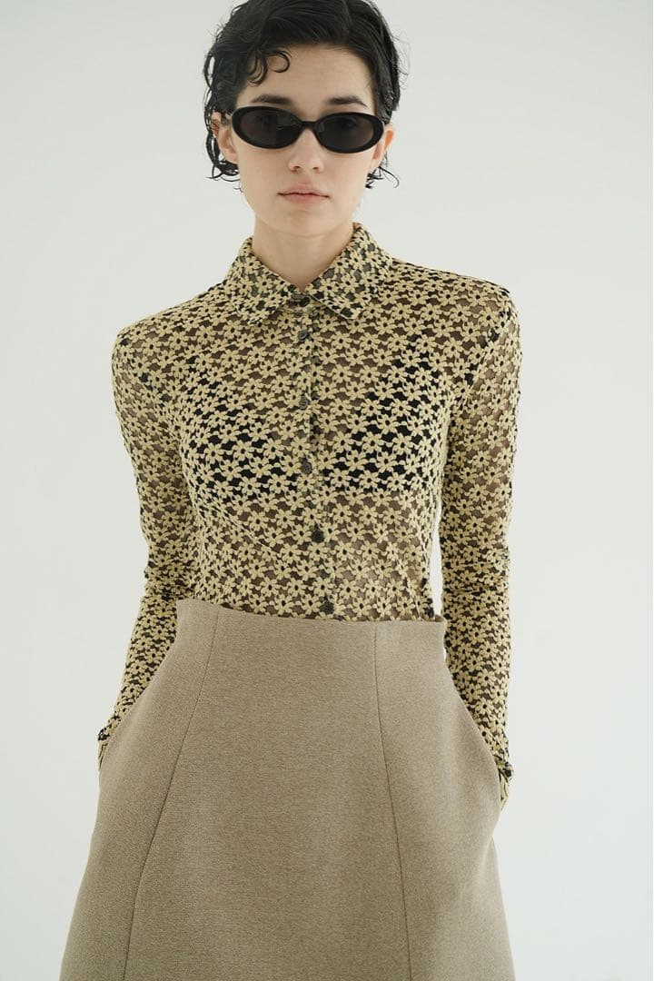 トップス CLANE 3D FLOWER LACE SHIRT