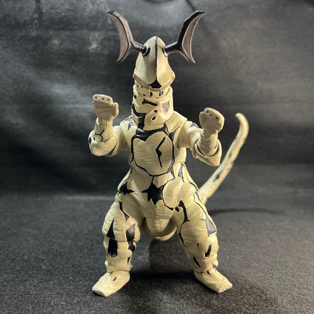 こ*こ様 ウルトラアクト　エレキング