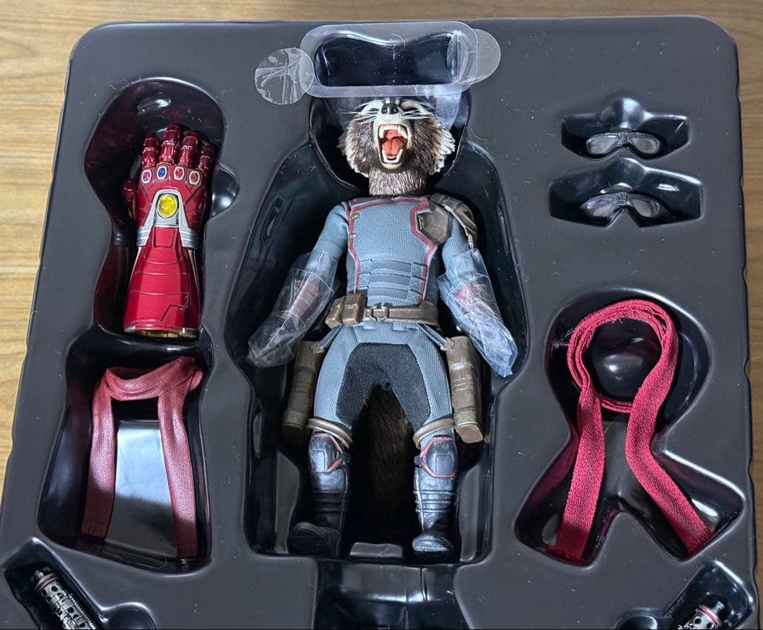 早い者勝ち価格！美品！ホットトイズ アベンジャーズ エンドゲーム版 ロケット