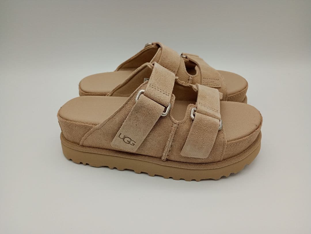 新品　23㎝　UGG ベージュ スエード サンダル　1155458 アグ