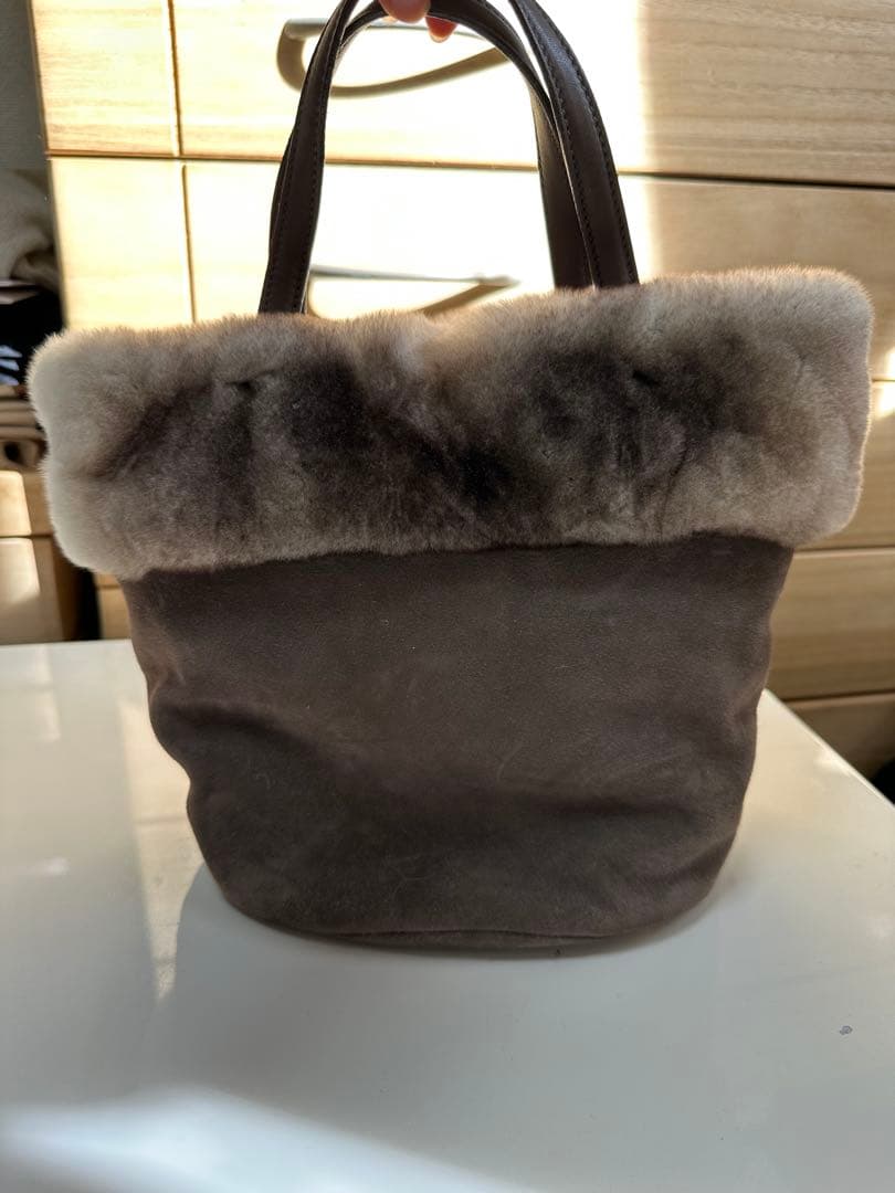 値下げしました！フェラガモのファーバック