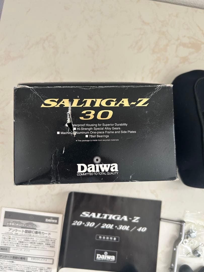 ダイワ　SALTIGA Daiwa Z-30ベイトリール　純正ハンドル付き