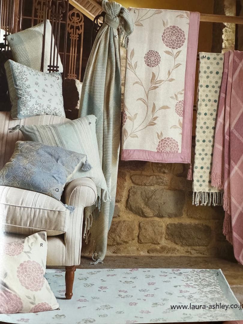 美品✨ローラアシュレイ 花柄 コットンラグ ダッグエッグ esme エズミー