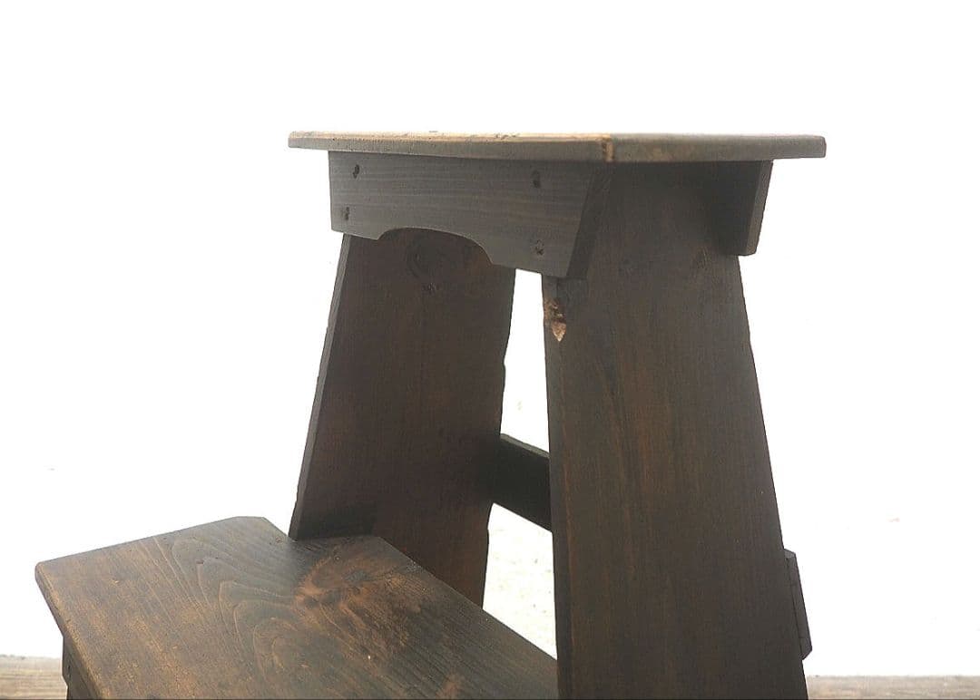 1345 ビンテージ　レトロな踏み台　展示台　花台　ガーデン　古家具　古道具