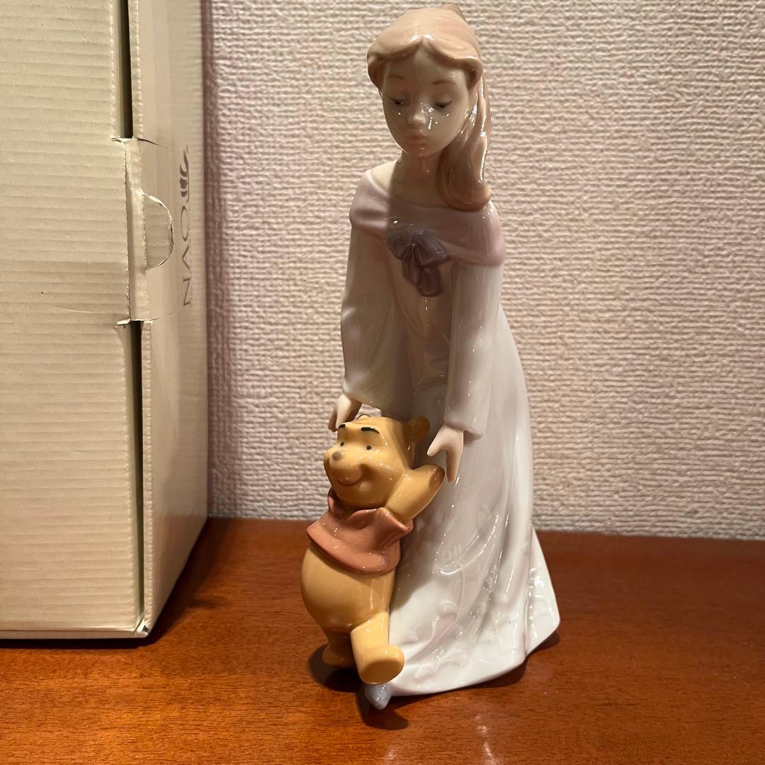 新品　未使用　くまのプーさん　リヤドロ　NAO 箱入り　人形　陶器　ディズニー