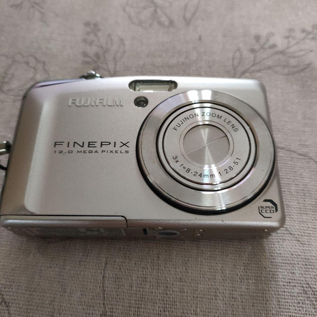FUJIFILM FinePix F50fd シルバー