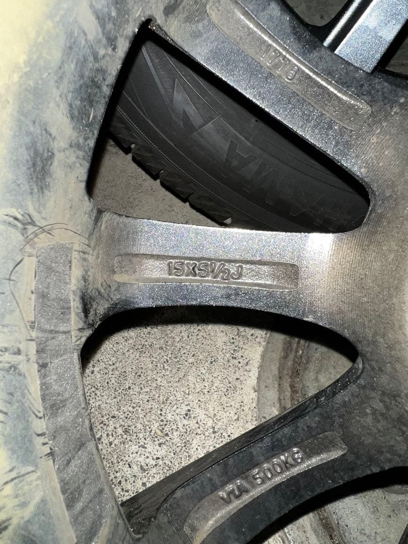 ヨコハマ スタッドレス 175/65R15 4H 23年製 イボ残り 4本セット