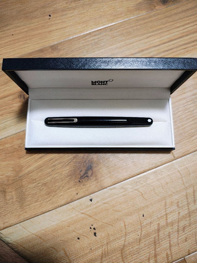 MONTBLANC マークニューソンローラーボールペン