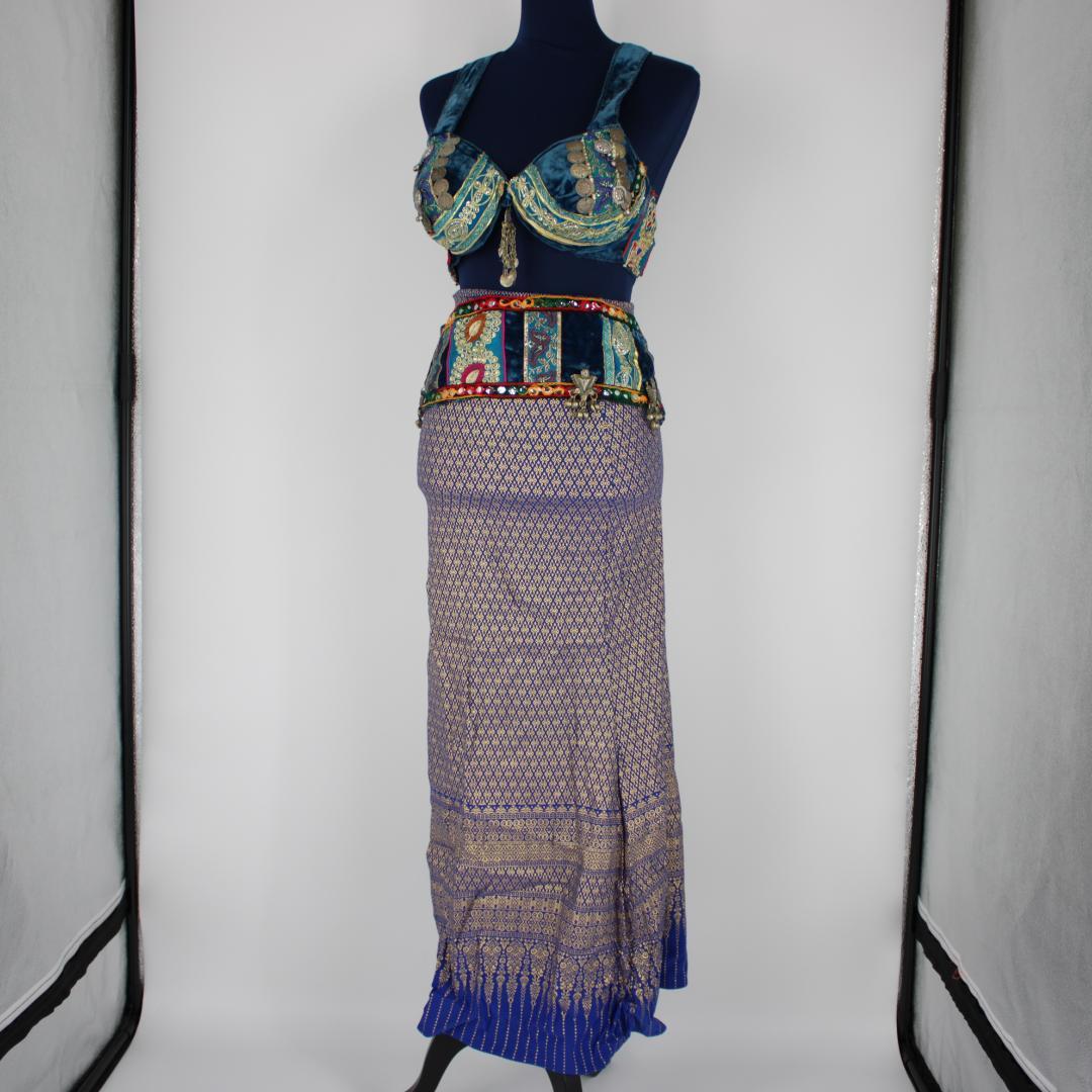 【トベリーダンス用オリエンタル衣装】装飾付き ブルーベロア生地 上下セット