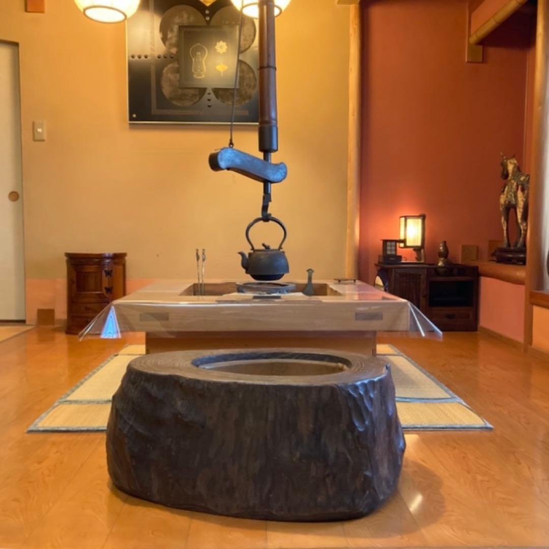 古い味のある火鉢 囲炉裏 座卓 木製 銅製 切り株 くり抜き 縁付 大型 レトロ