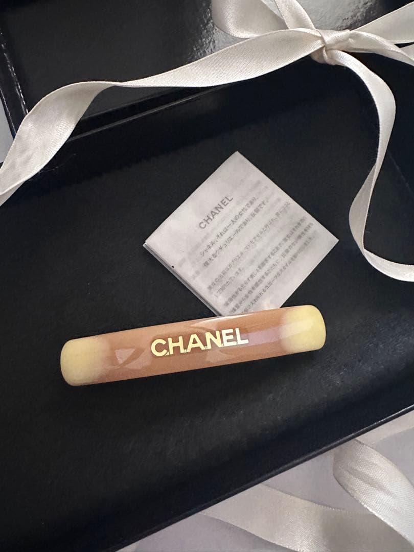 CHANEL《ヴィンテージ ロゴヘアバレッタ》ベージュ 箱有 くすみカラー