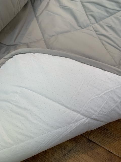 新品☆185×240cm♪まるで敷布団♪防ダニ極厚ラグ〇B334