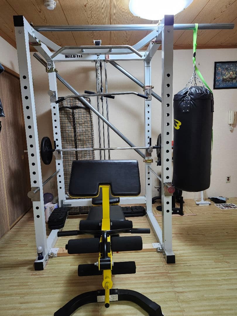 ワイルドフィット製のパワーラック(200ポンドウエイト付き)　他　セット